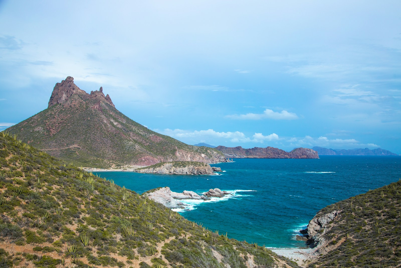 Panoramic view of San Carlos Bay near Guaymas, Mexico, featuring Cerro Tetakawi and the Sea of Cortez coastline.