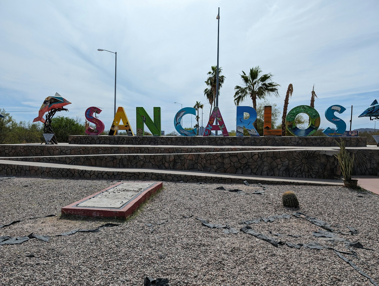 a sign that says san cristos on it